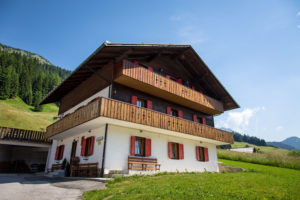 Casa-Genziana-appartamenti-in-affitto-vacanze-sappada-4-300x200